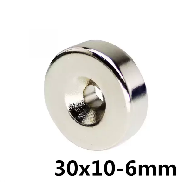 Неодимов магнит 30x10mm с отвор 6mm N52