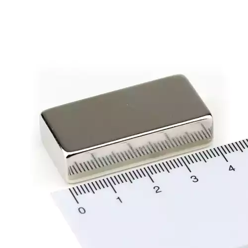 Неодимов магнит 40x20x10 N52 – малък, но изключително мощен магнит